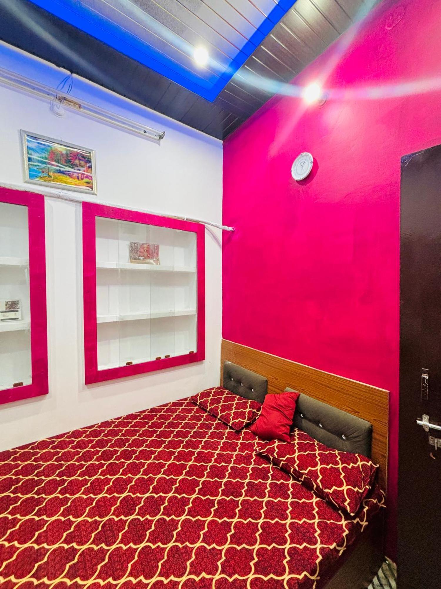 Shivalay Paying Guest House فاراناسي المظهر الخارجي الصورة