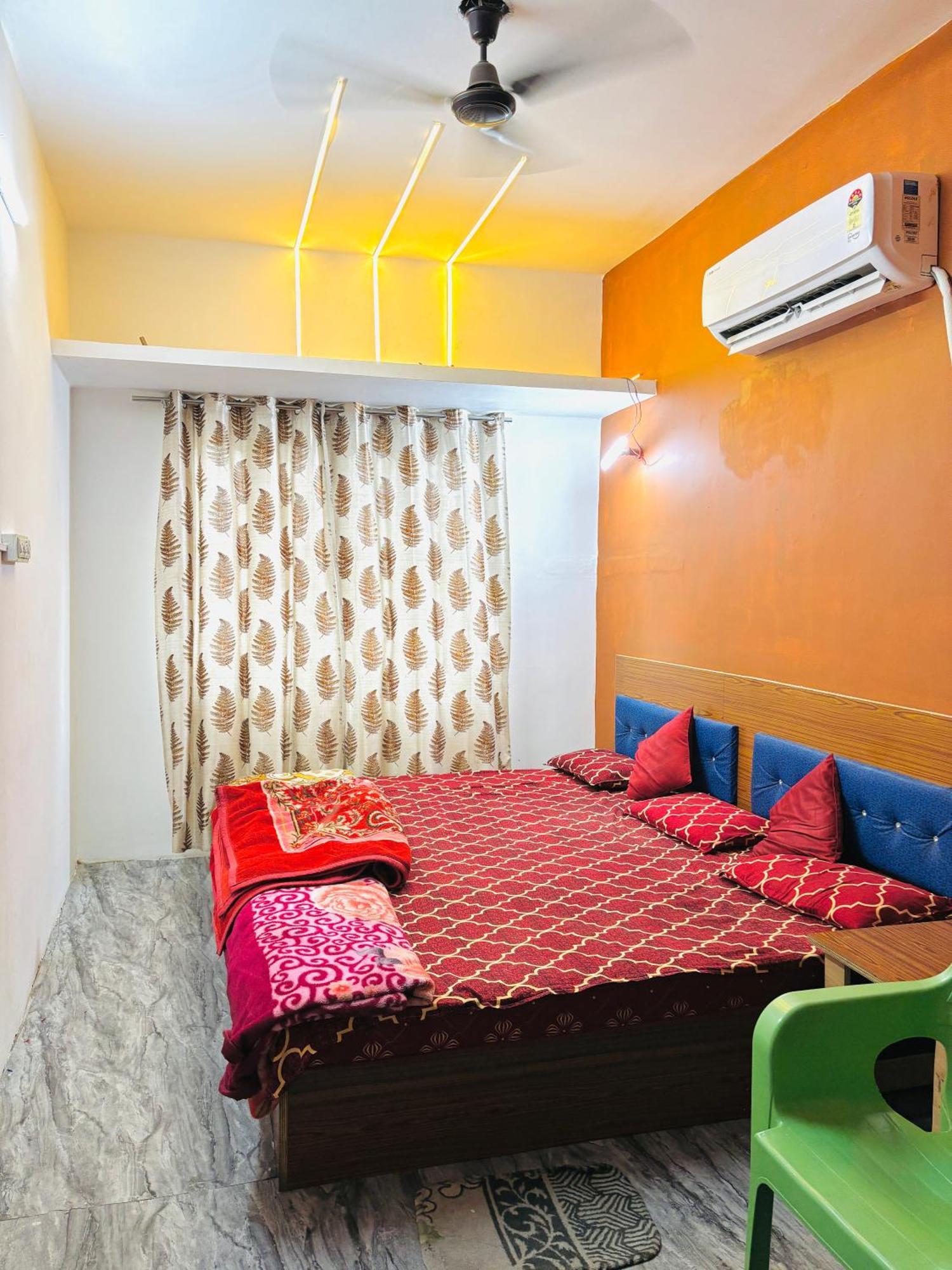 Shivalay Paying Guest House فاراناسي المظهر الخارجي الصورة