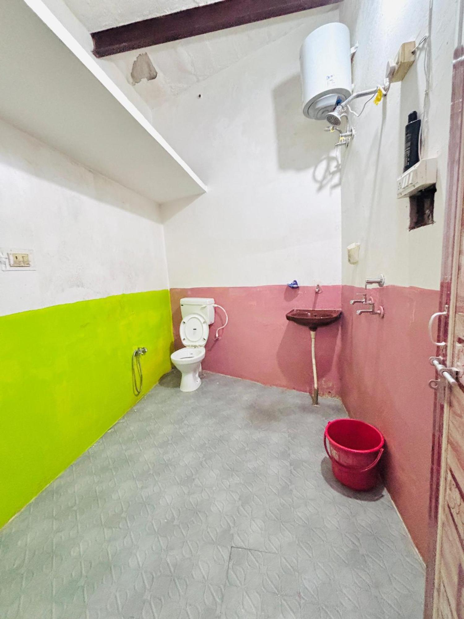 Shivalay Paying Guest House فاراناسي المظهر الخارجي الصورة