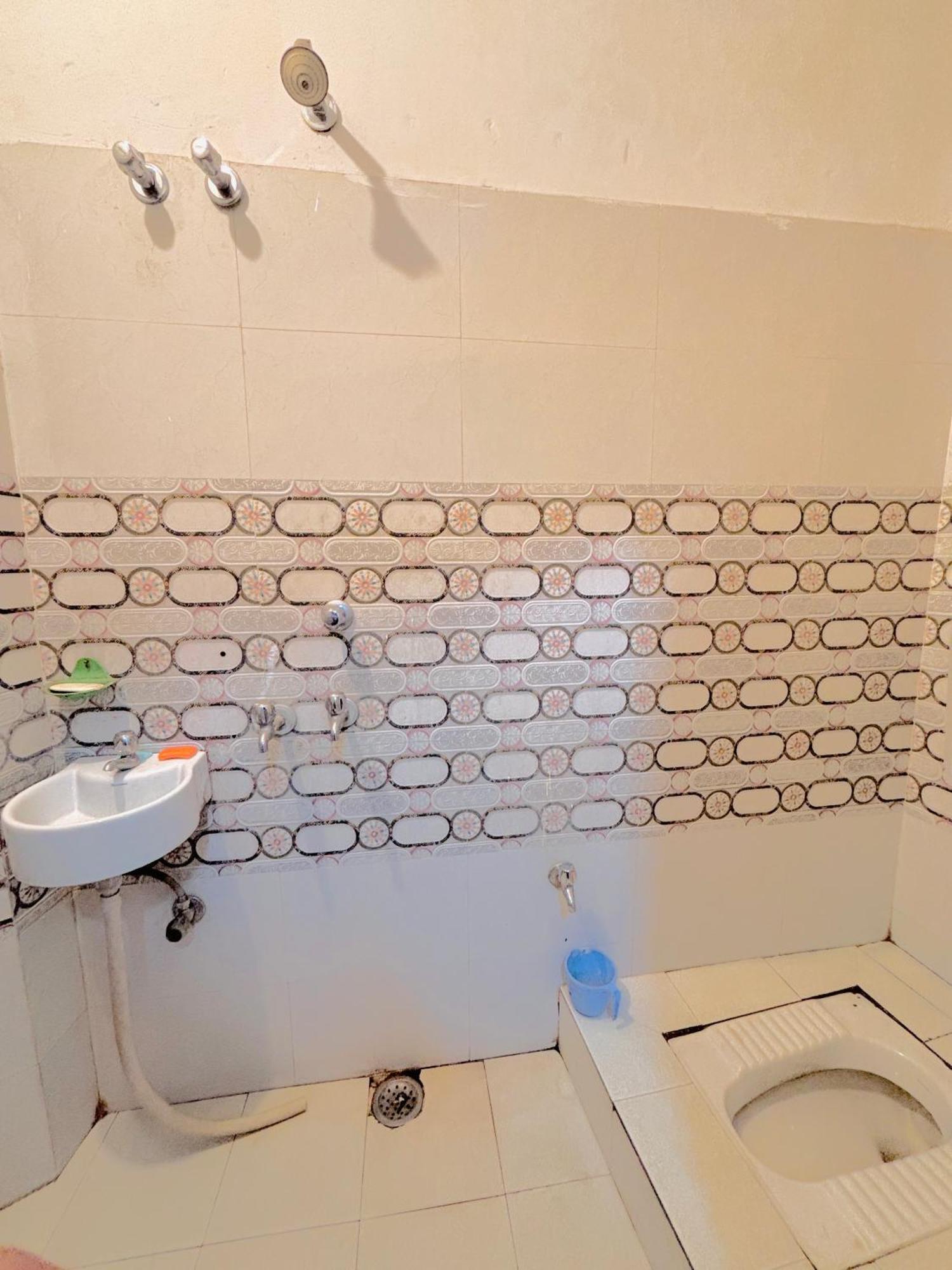 Shivalay Paying Guest House فاراناسي المظهر الخارجي الصورة